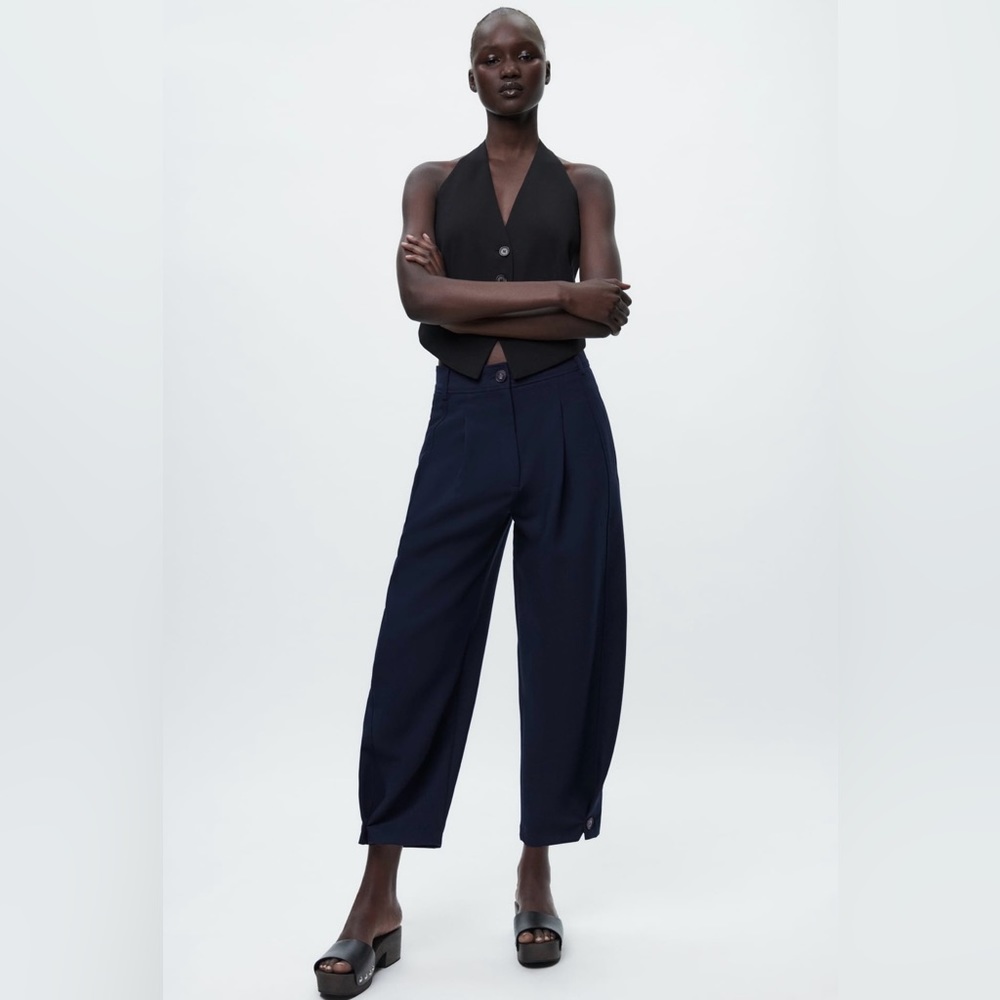 Zara pleated tapered pants with button at ankle navy blue medium